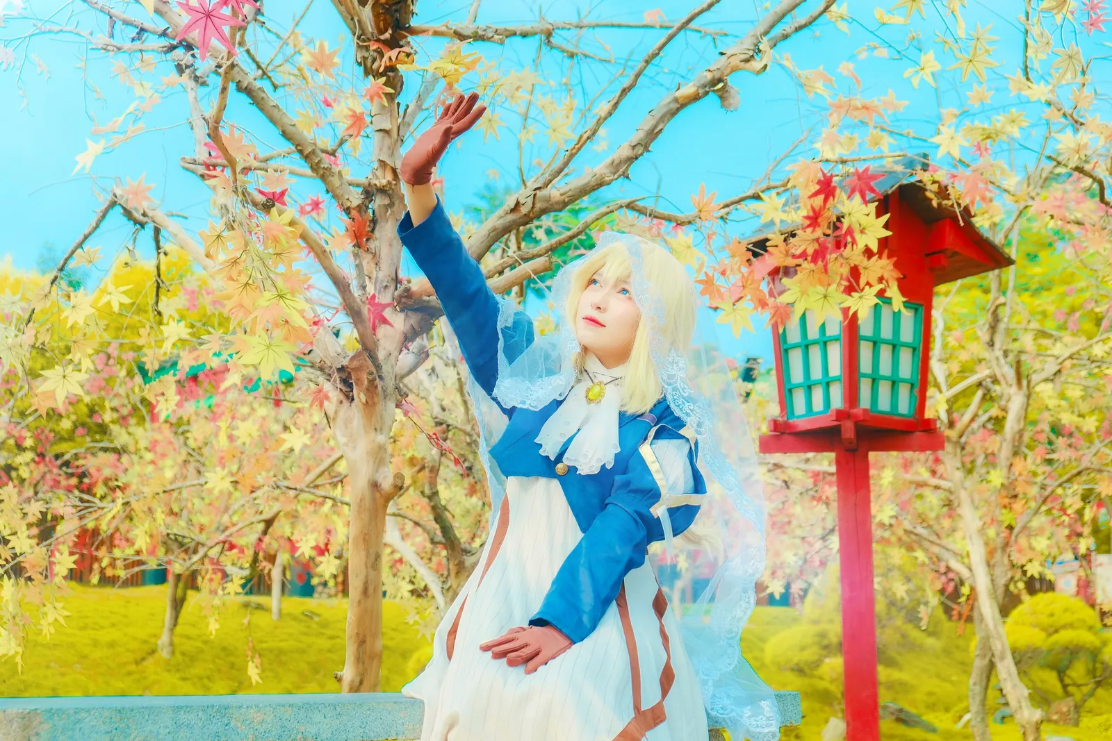 Violet cosplay portrait photographed by Iki